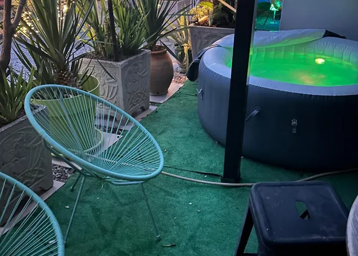 Διαμέρισμα Appart-one Terrasse Jacuzzi Parking Καρκασόν